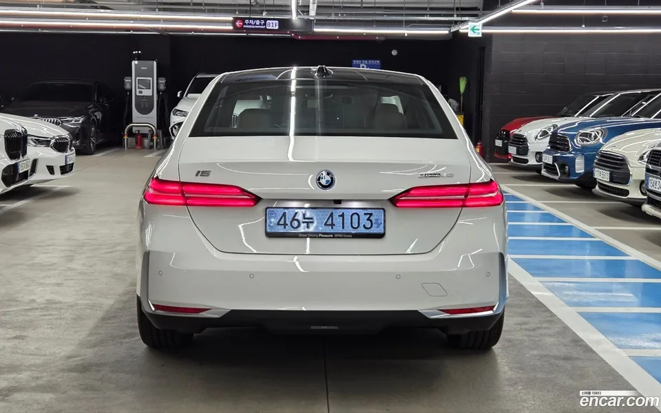 BMW i5 eDrive 40 SE 2025 — миниатюра 4
