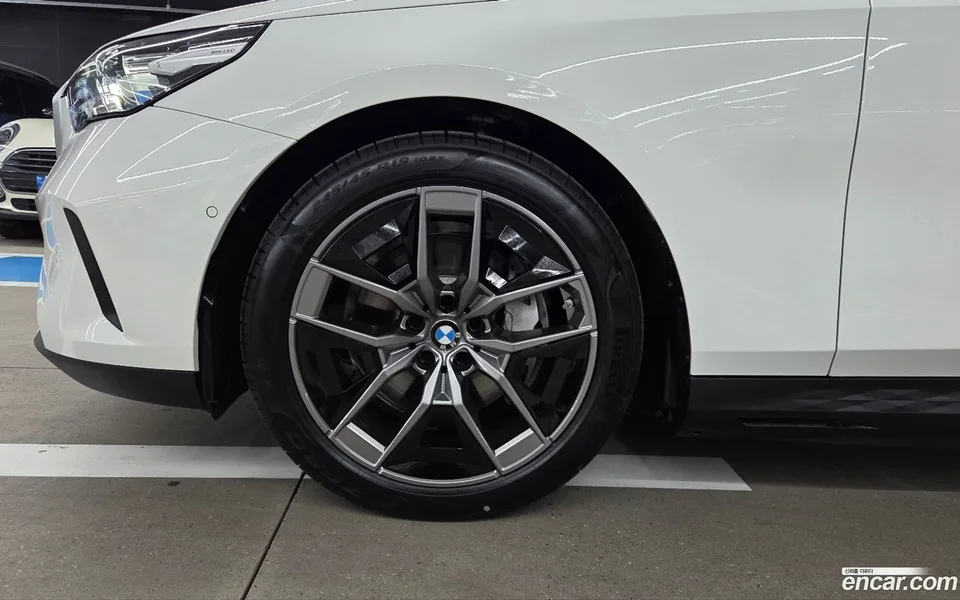 BMW i5 eDrive 40 SE 2025 — миниатюра 5