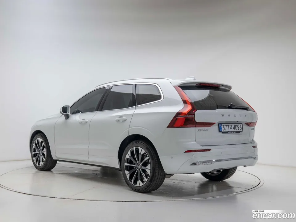 Volvo XC60 B5 2025 — миниатюра 4