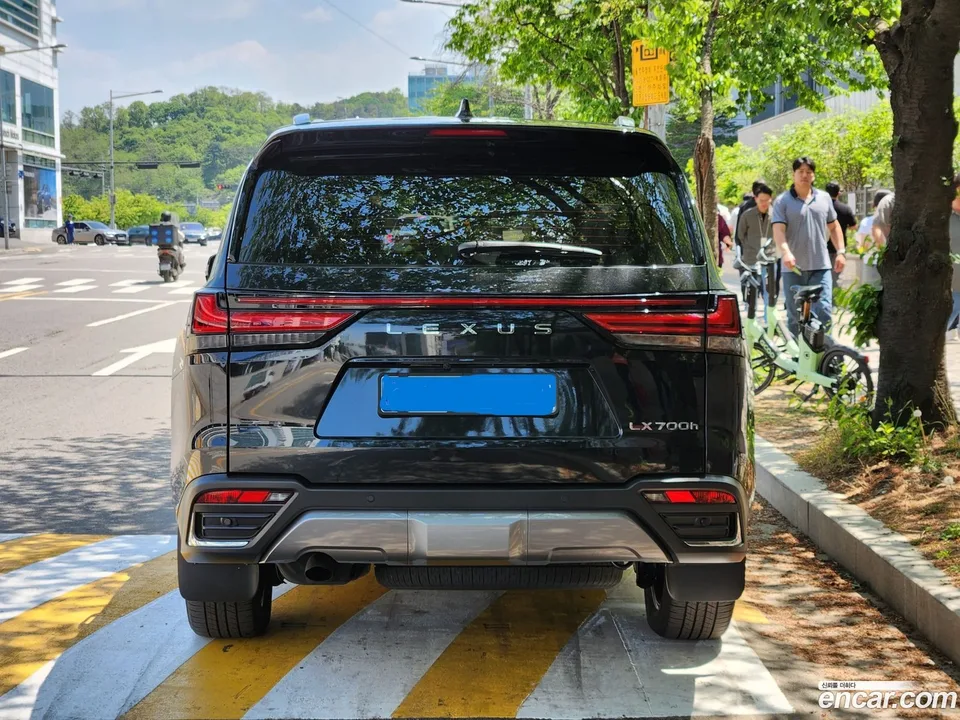 Lexus LX 700h 2025 — миниатюра 4