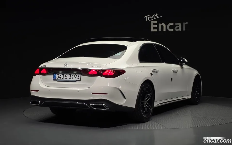 Mercedes-Benz E-Class E300 4MATIC AMG Line 2025 — миниатюра 2