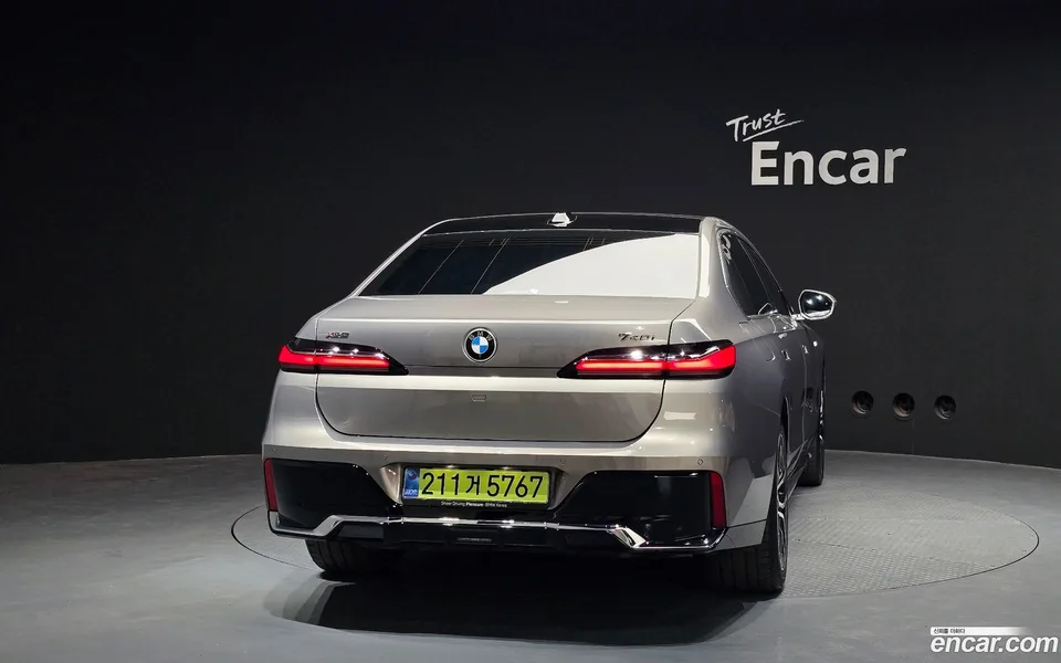 BMW 7 Series 740i xDrive M 2025 — миниатюра 4