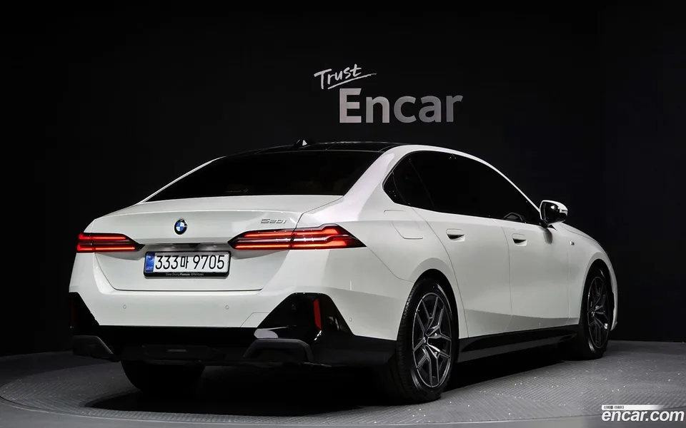 BMW 5 Series 520i M 2025 — миниатюра 2