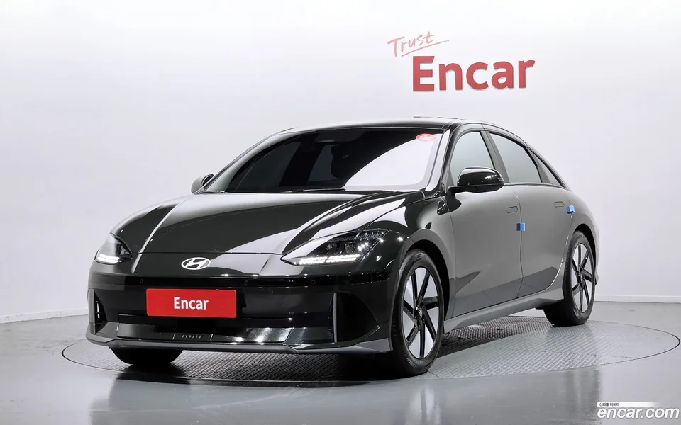 Hyundai Ioniq 6 2023 — фото 1, купить с доставкой в Москву