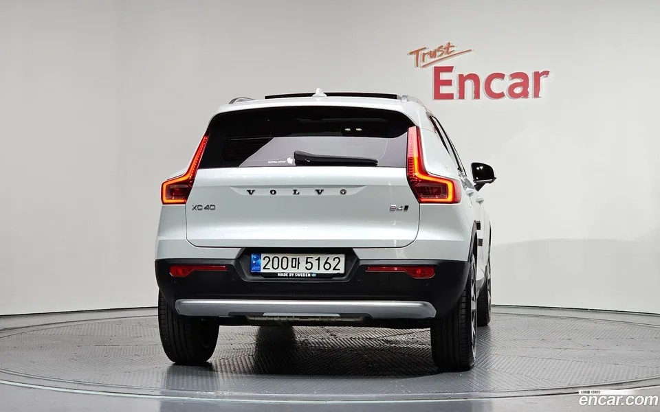 Volvo XC40 B4 2022 — миниатюра 4