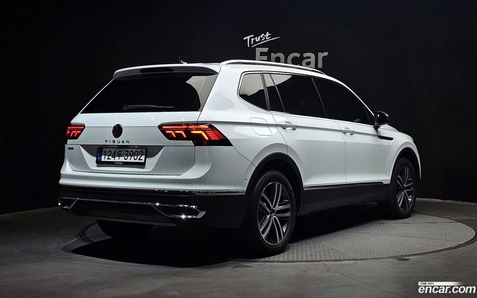 Volkswagen Tiguan Allspace 2.0 TSI 2024 — миниатюра 2