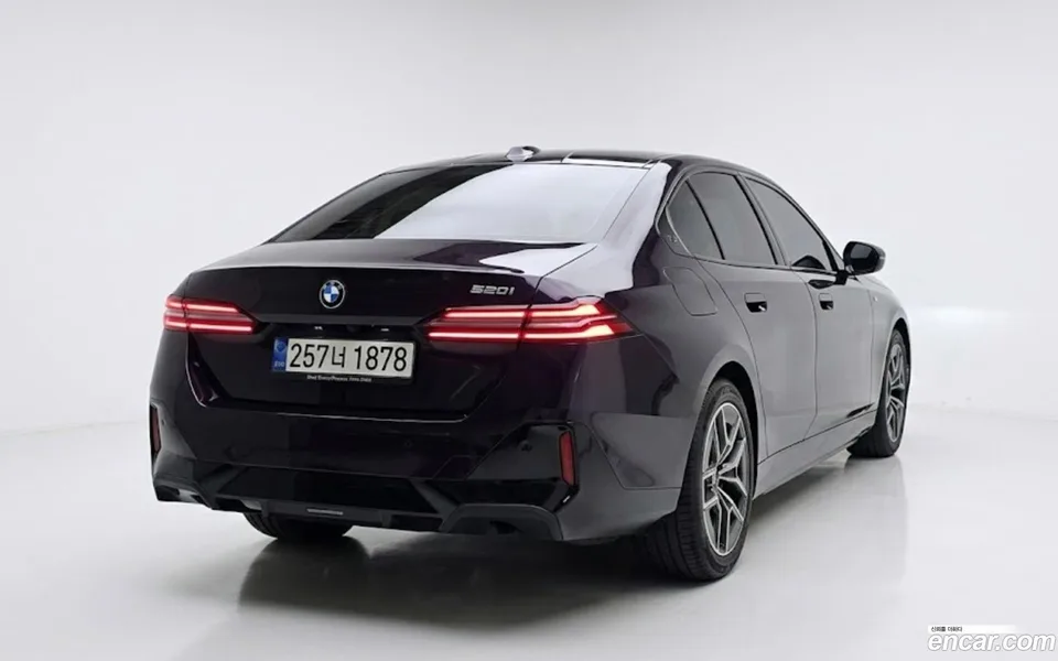 BMW 5 Series 520i M 2025 — миниатюра 2