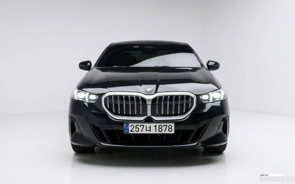 BMW 5 Series 520i M 2025 — миниатюра 3