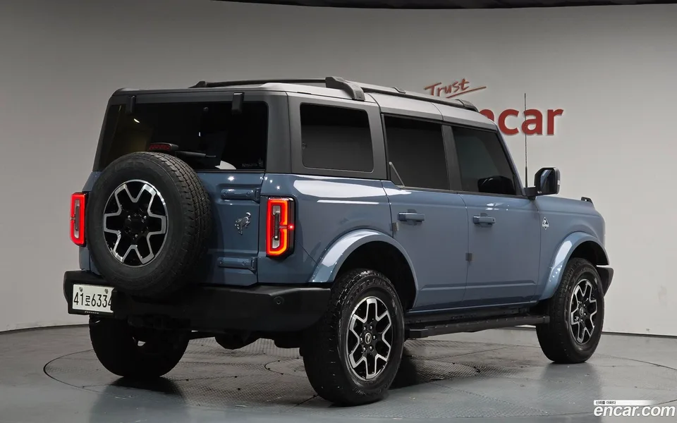 Ford Bronco 2.7 2023 — миниатюра 2