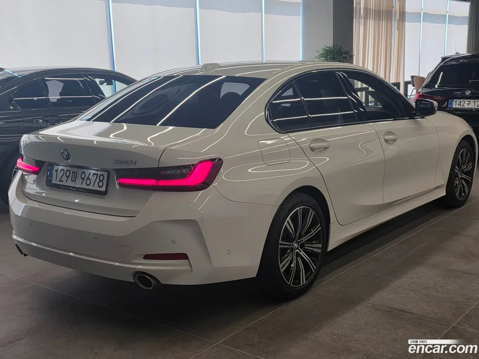 BMW 3 Series 320i 2025 — миниатюра 2