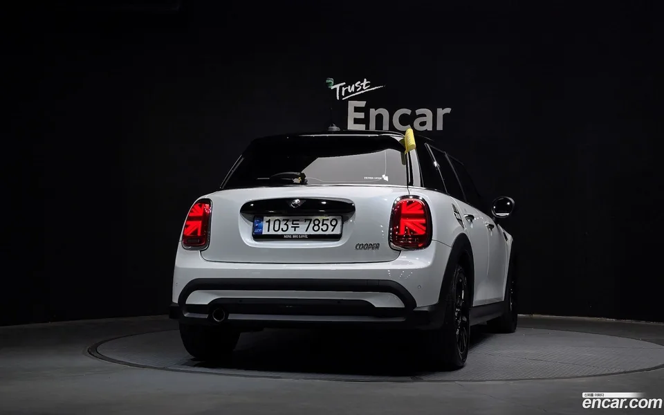MINI Cooper 5 2023 — миниатюра 4
