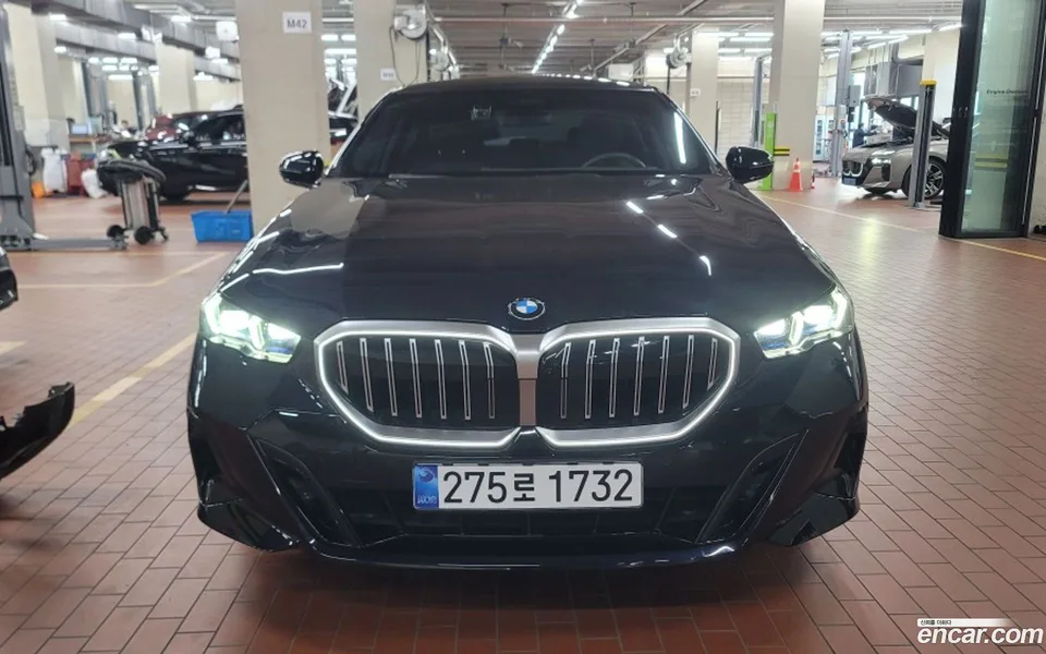 BMW 5 Series 523d M 2025 — миниатюра 3