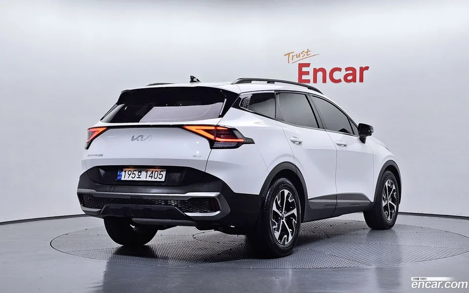 Kia Sportage Hybrid 2WD 2023 — миниатюра 2