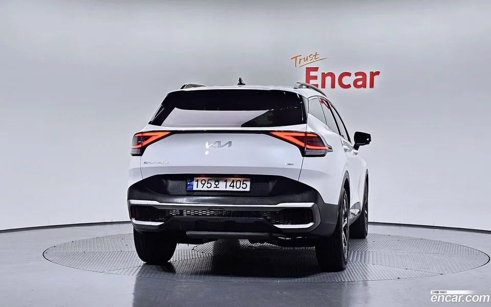 Kia Sportage Hybrid 2WD 2023 — миниатюра 4