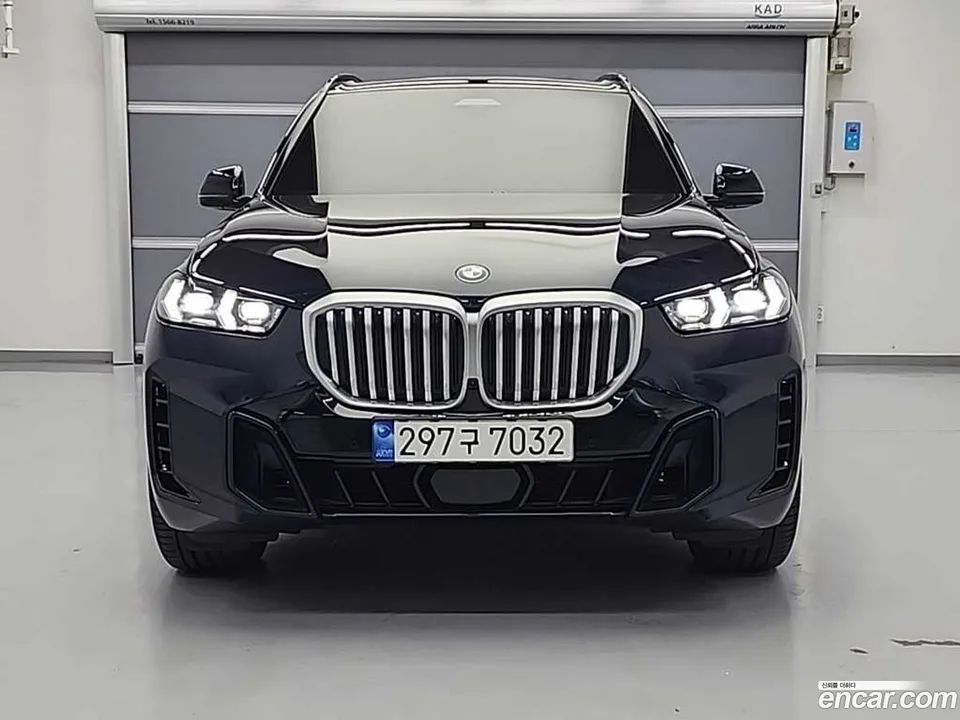 BMW X5 xDrive 40i M 2023 — миниатюра 2