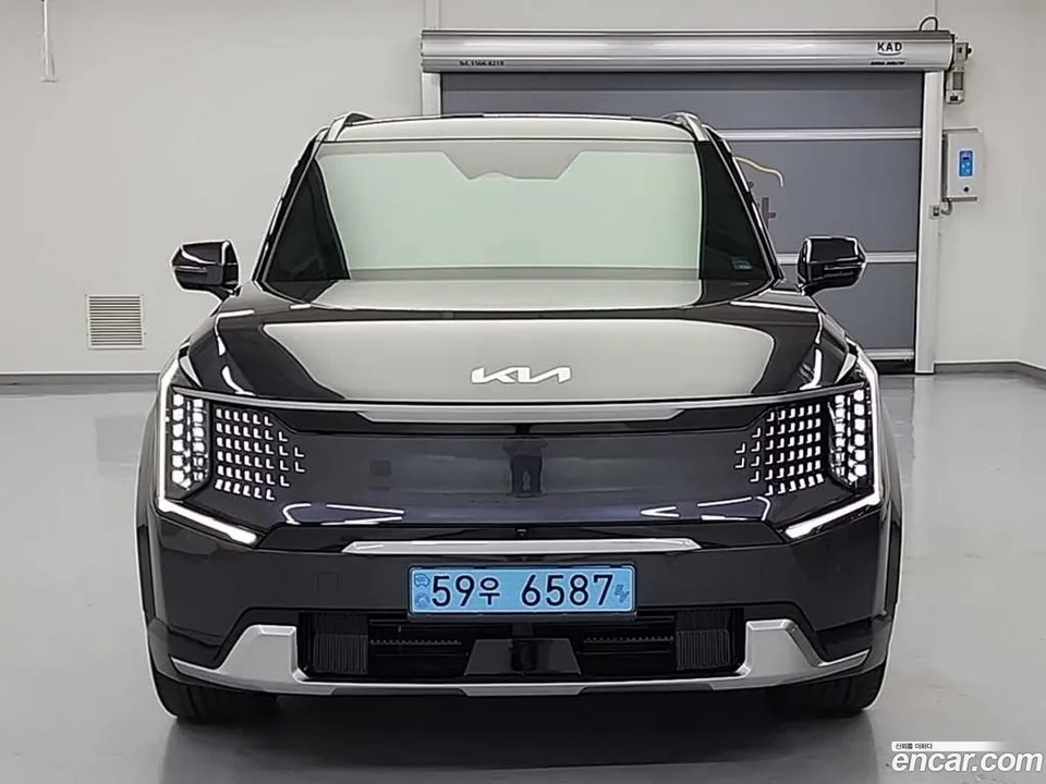 Kia EV9 4WD 2023 — миниатюра 2