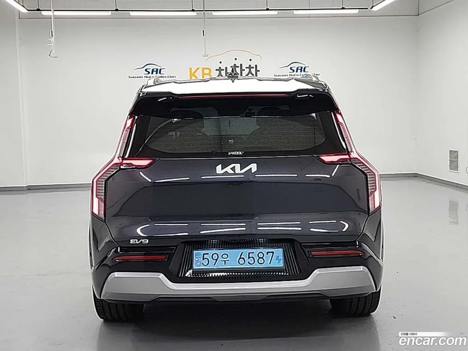 Kia EV9 4WD 2023 — миниатюра 3