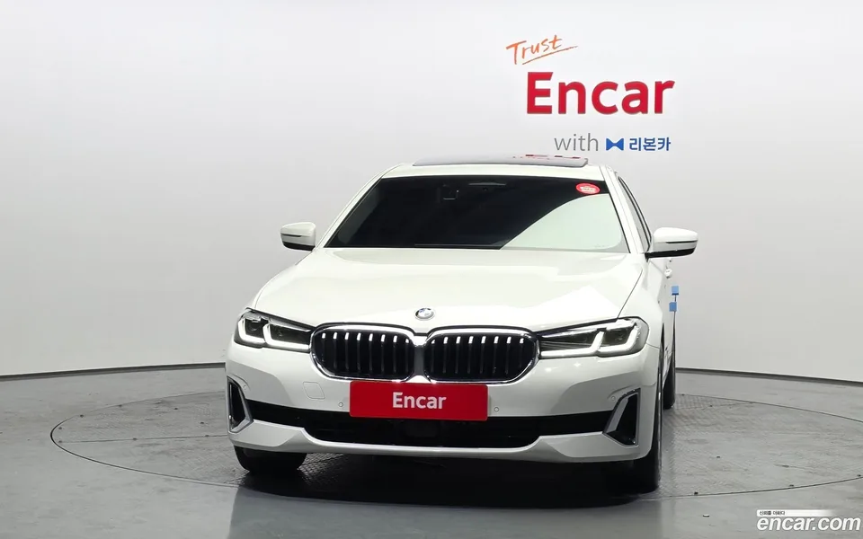 BMW 5 Series 520i 2022 — миниатюра 3