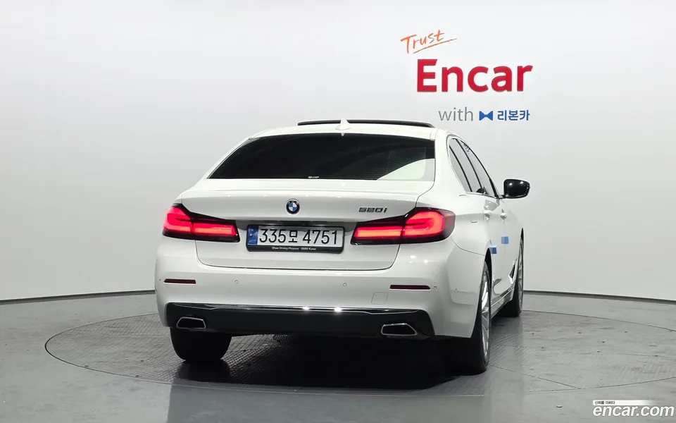 BMW 5 Series 520i 2022 — миниатюра 4