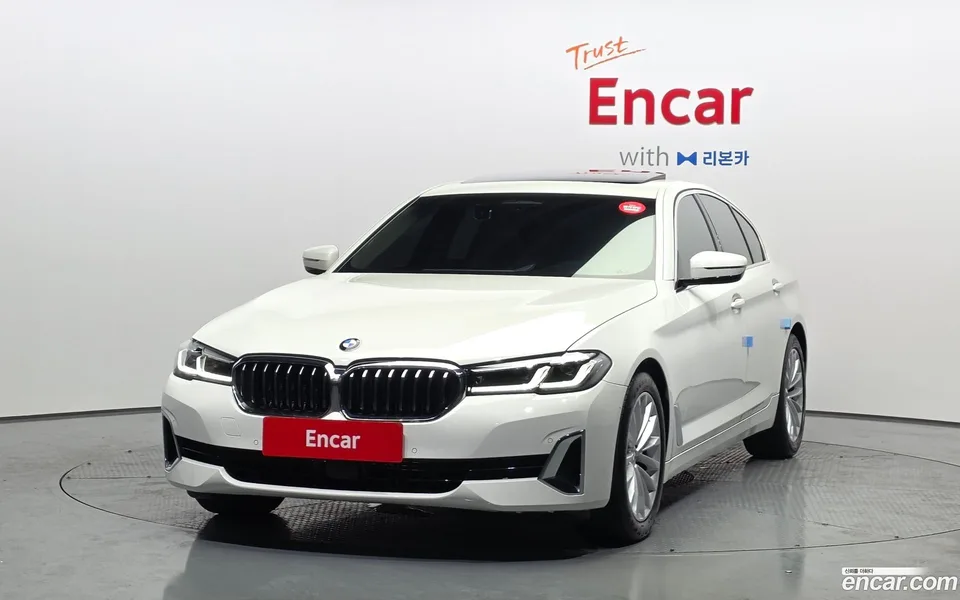 BMW 5 Series (G30) 520i 2022 — фото 1, купить с доставкой в Москву