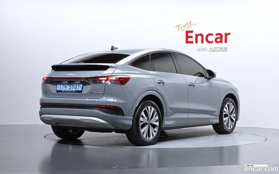 Audi Q4 e-tron 40 2023 — миниатюра 2