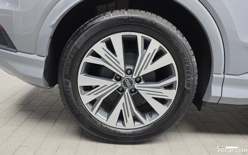 Audi Q4 e-tron 40 2023 — миниатюра 5