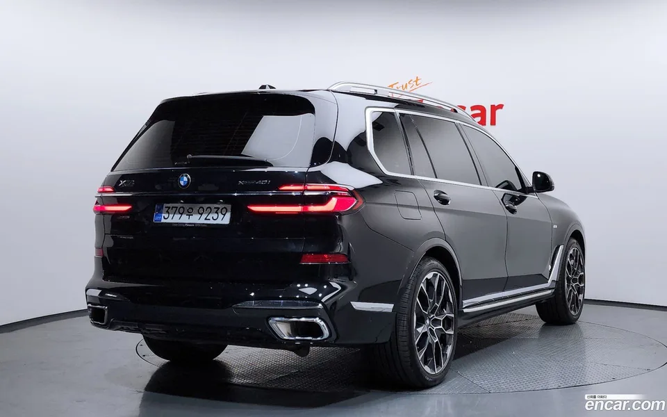 BMW X7 xDrive 40i M 7 2023 — миниатюра 2