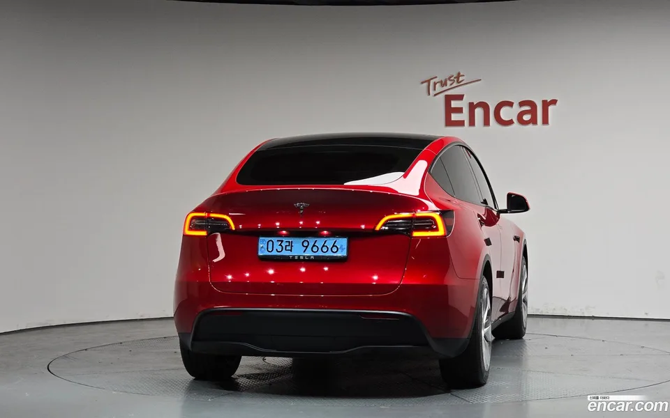 Tesla Model Y RWD 2023 — миниатюра 4