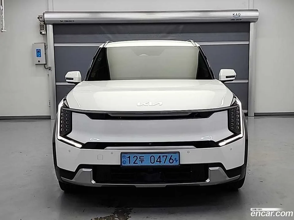 Kia EV9 4WD 2023 — миниатюра 2