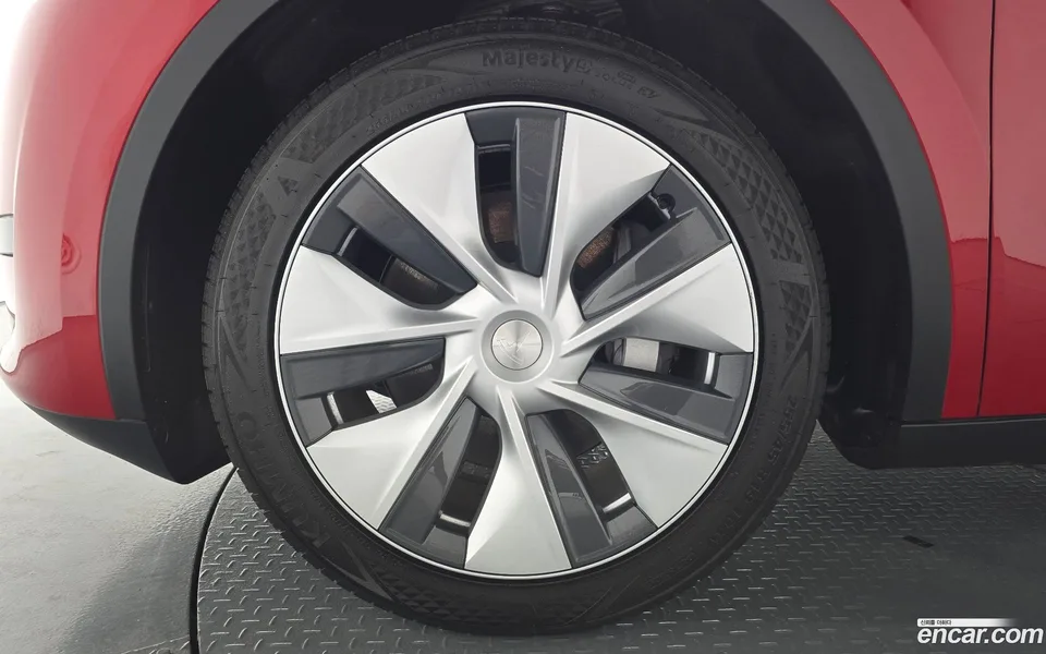 Tesla Model Y RWD 2023 — миниатюра 5