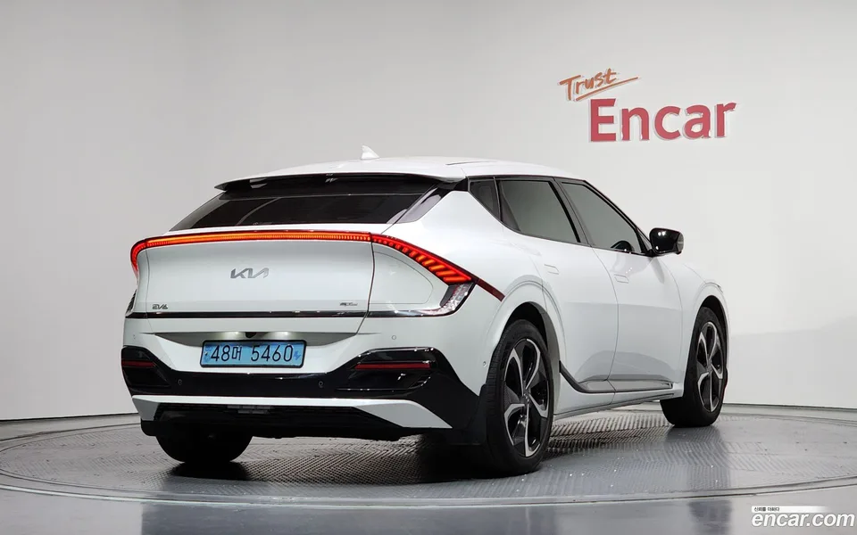 Kia EV6 2022 — миниатюра 2