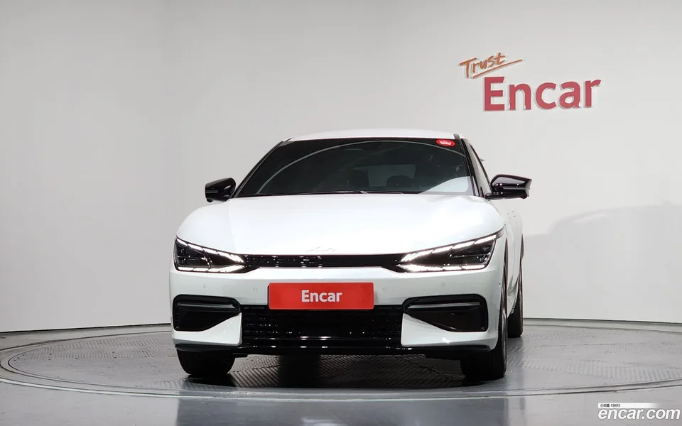 Kia EV6 2022 — миниатюра 3