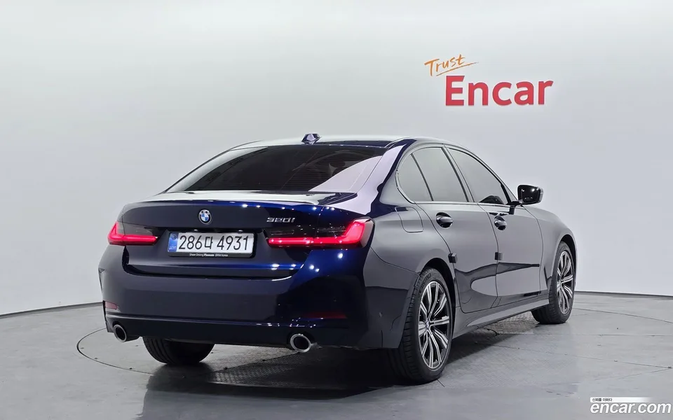 BMW 3 Series 320i 2025 — миниатюра 2