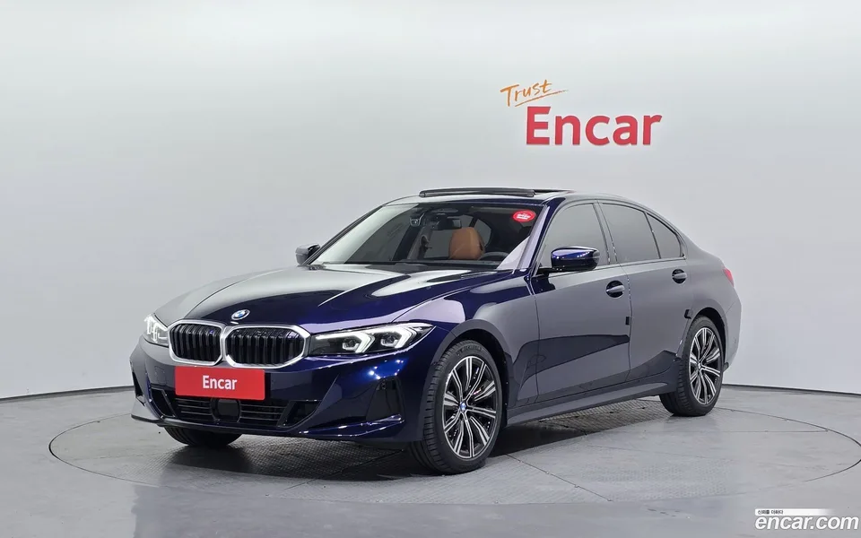 BMW 3 Series 320i 2025 — фото 1, купить с доставкой в Москву