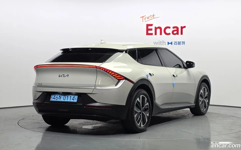 Kia EV6 2022 — миниатюра 2