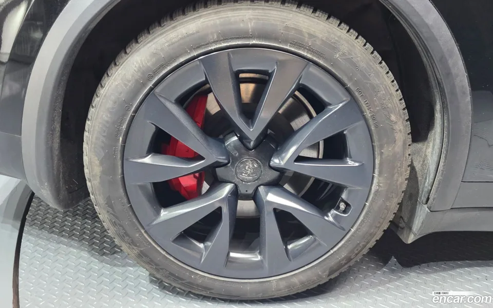 Tesla Model X 2023 — миниатюра 5