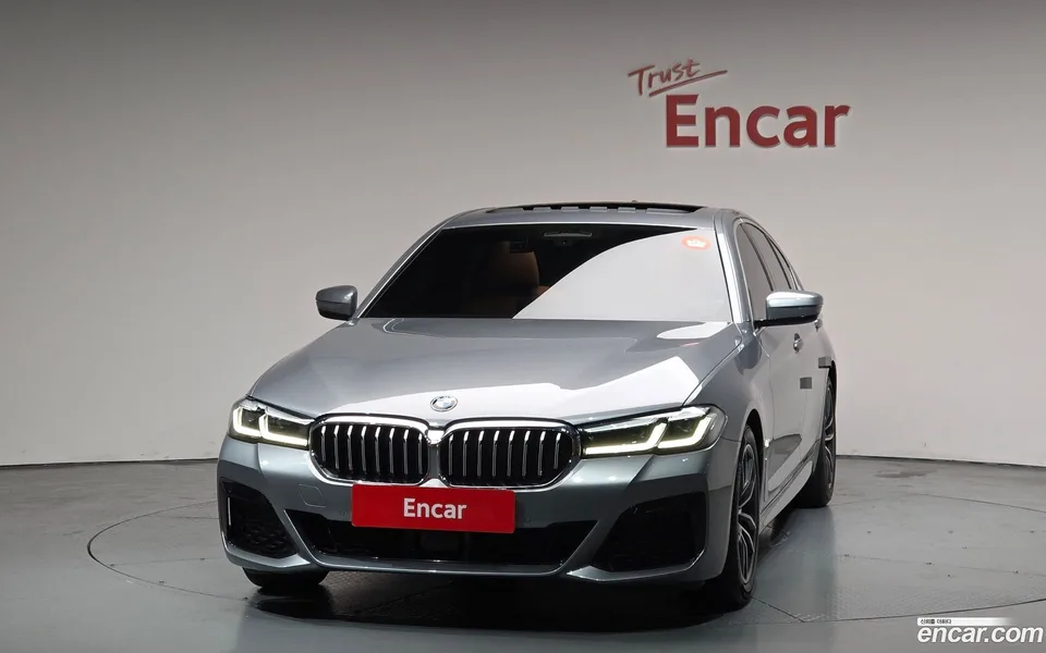 BMW 5 Series 520i M 2023 — миниатюра 3