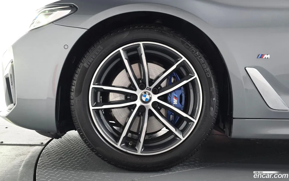 BMW 5 Series 520i M 2023 — миниатюра 5