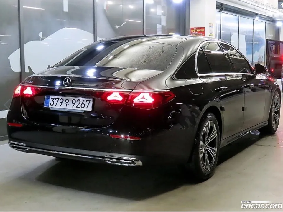 Mercedes-Benz E-Class E200 2024 — миниатюра 4