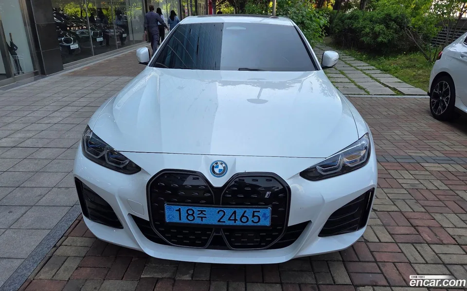 BMW i4 eDrive40 M 2024 — фото 1, купить с доставкой в Москву