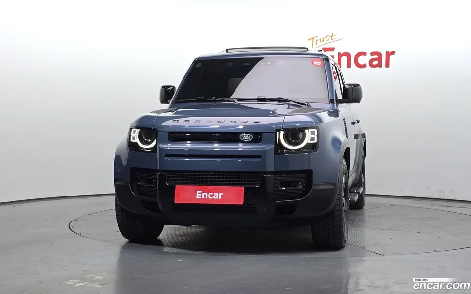 Land Rover Defender 110 D250 SE 2023 — миниатюра 3
