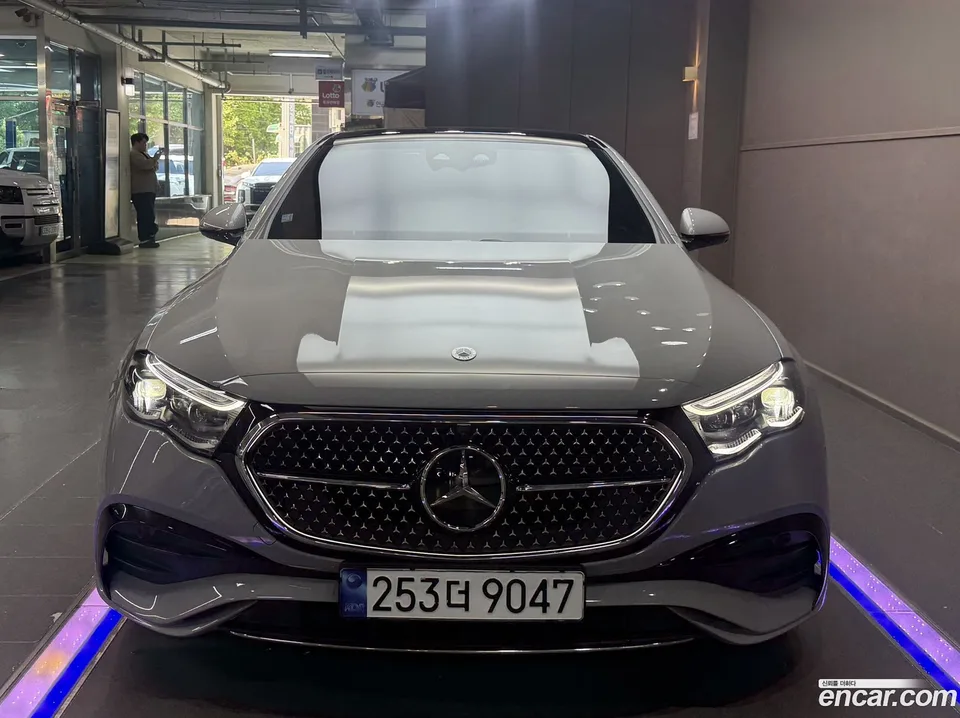 Mercedes-Benz E-Class E300 4MATIC AMG Line 2024 — миниатюра 4