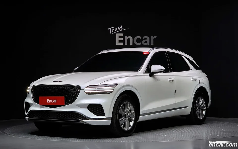 Genesis GV70 2.5T 2WD 2024 — фото 1, купить с доставкой в Москву
