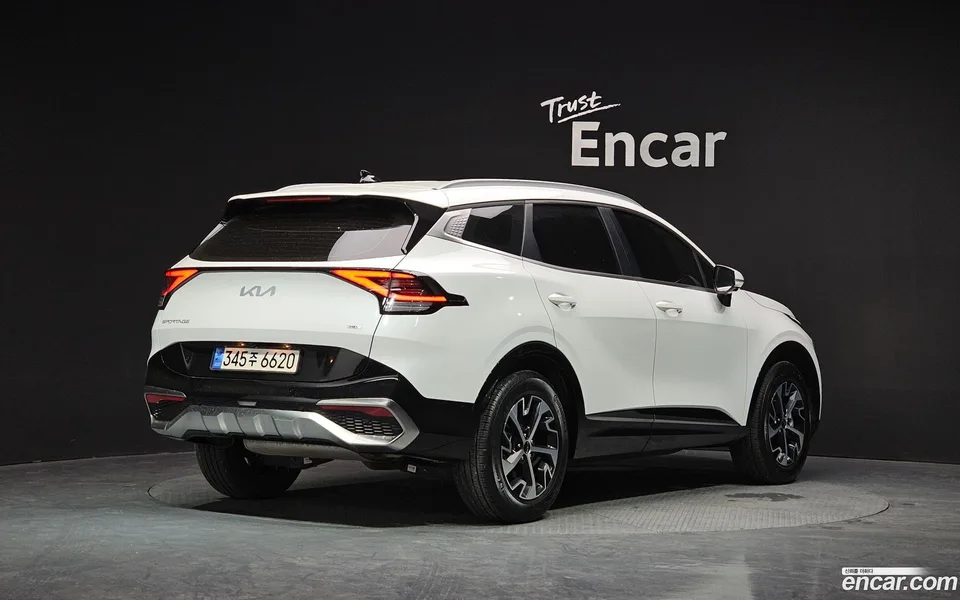 Kia Sportage Hybrid 2WD 2023 — миниатюра 2