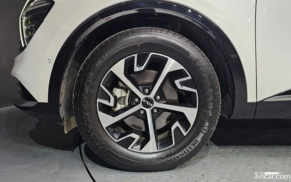 Kia Sportage Hybrid 2WD 2023 — миниатюра 5