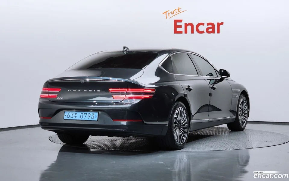 Genesis Electrified G80 e-AWD 2023 — миниатюра 2