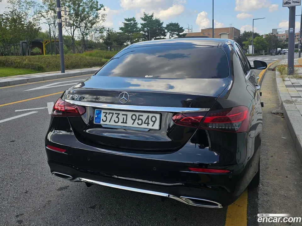 Mercedes-Benz E-Class E250 AMG Line 2023 — миниатюра 2