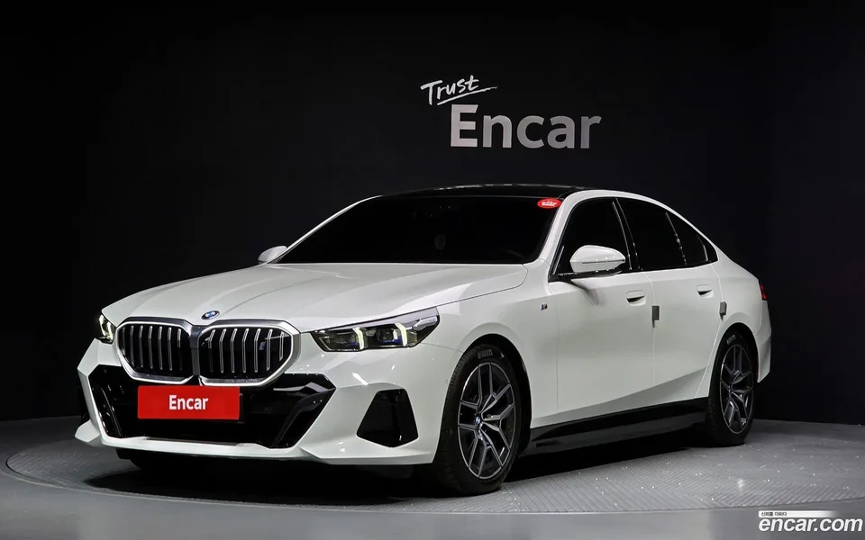 BMW i5 eDrive 40 M 2025 — фото 1, купить с доставкой в Москву