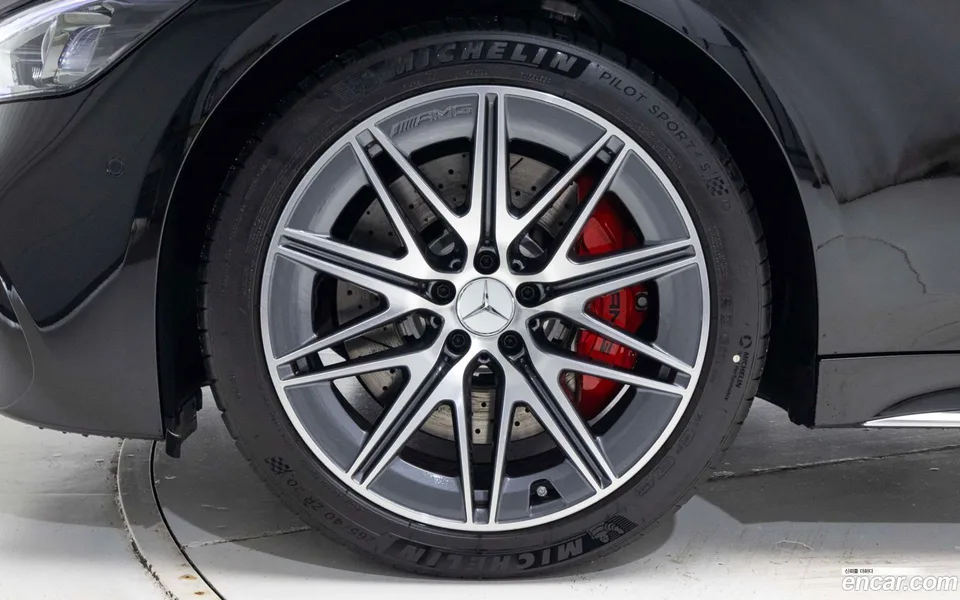 Mercedes-Benz AMG GT 4 43 4MATIC+ 2025 — миниатюра 5