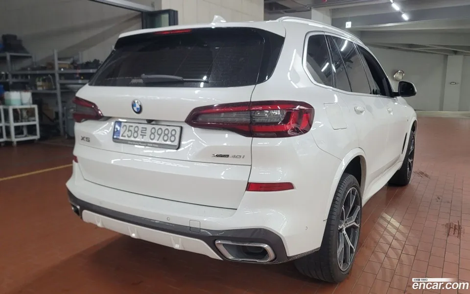 BMW X5 xDrive 40i M 2022 — миниатюра 2